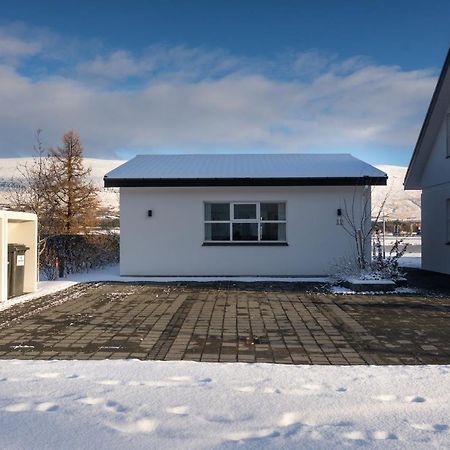 Old Town Modern Apartment Akureyri Exteriör bild