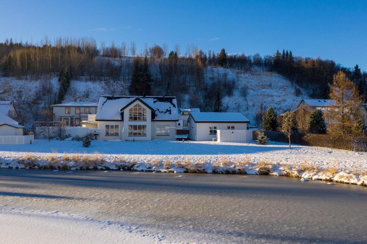 Old Town Modern Apartment Akureyri Exteriör bild